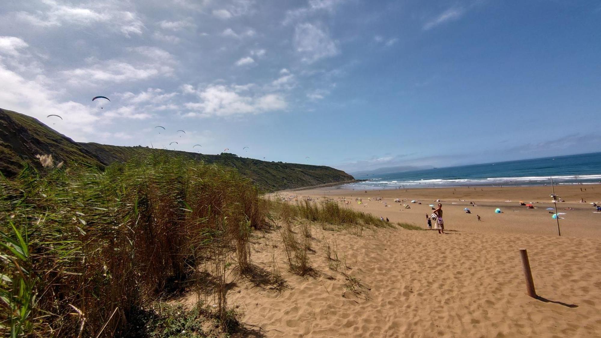 Junto A Las Playas,Dos Terrazas Y Vistas Al Mar Сопелана Екстериор снимка